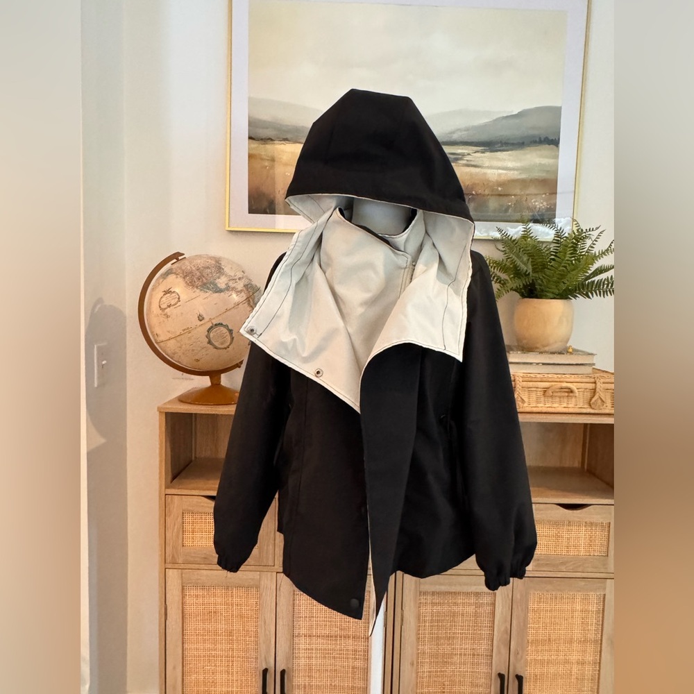 Brand new with tags structured and layered urban contenders hooded jacket